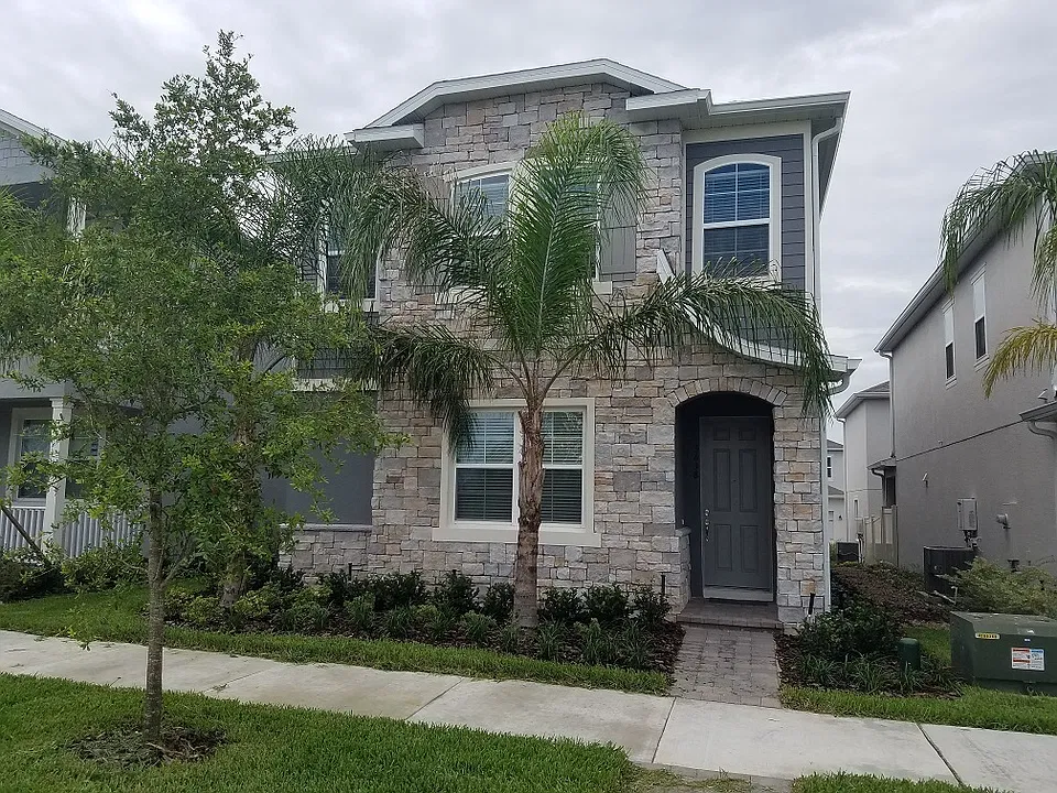 5638 Thomas Square Dr