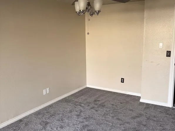 15625 42nd Ave S APT 27, Tukwila, WA 98188