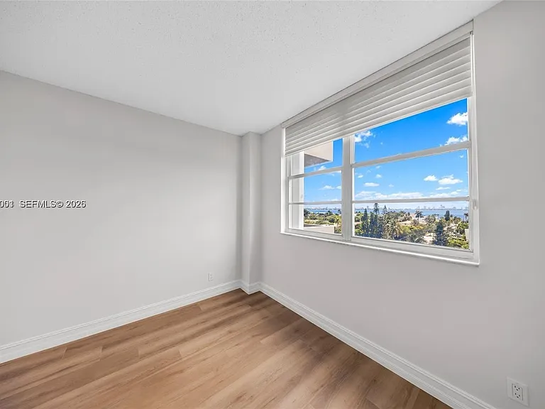 1455 N Treasure Dr #7J — Photo 21