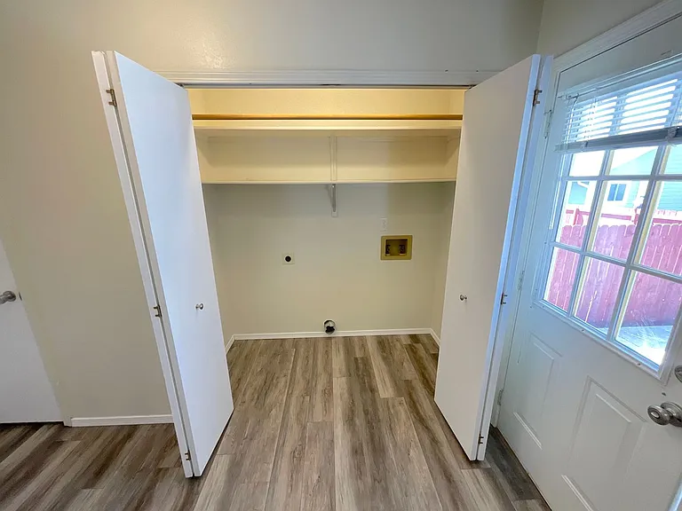 8166 Telegraph Dr — Photo 14