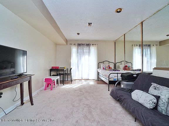 4th image of 225 Pond Way #A