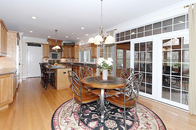 2nd image of 140 Scott Rd