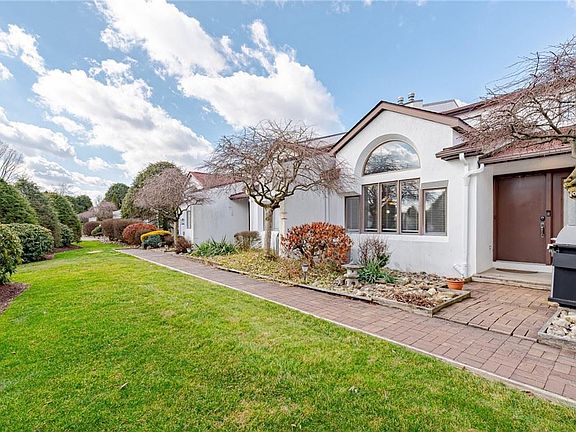 3rd image of 502 Casa Vita Dr