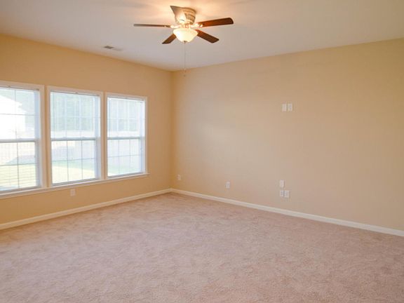 4th image of 4002 Chadford Park Dr