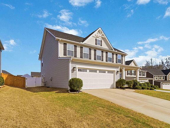 3rd image of 203 Huron Way