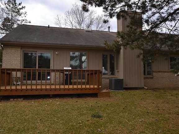 4th image of 33791 Vista Dr #1