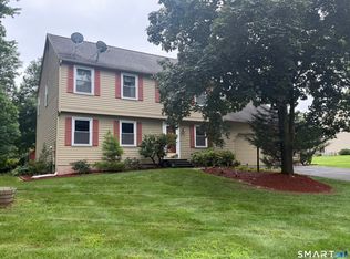 11 Weatherside Dr, Wallingford, CT 06492