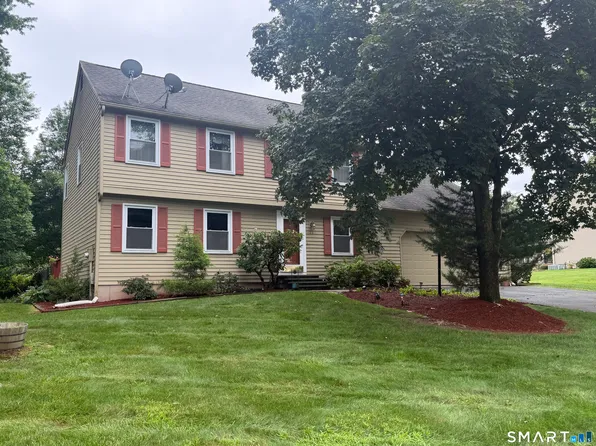 11 Weatherside Drive, Wallingford, CT 06492