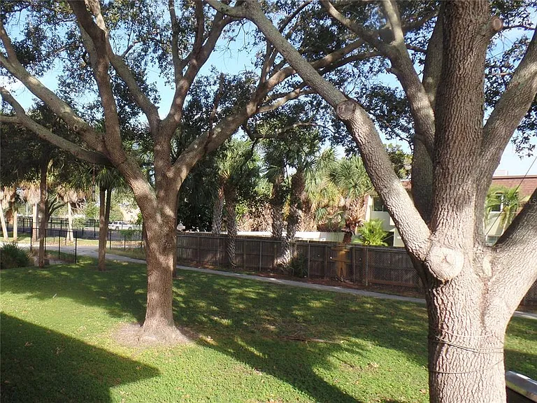 1240 70th St N #9 — Photo 17
