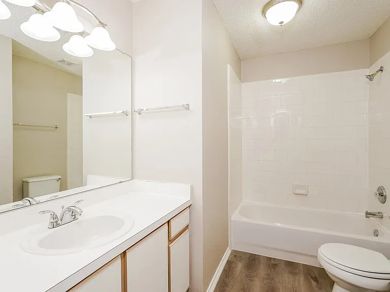 1519 Columbia Dr — Photo 14