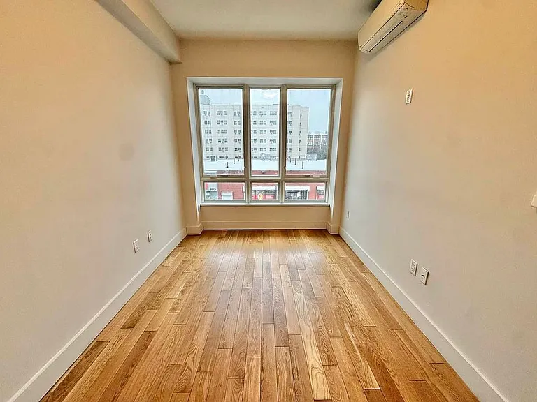 880 Dekalb Ave #401 — Photo 9