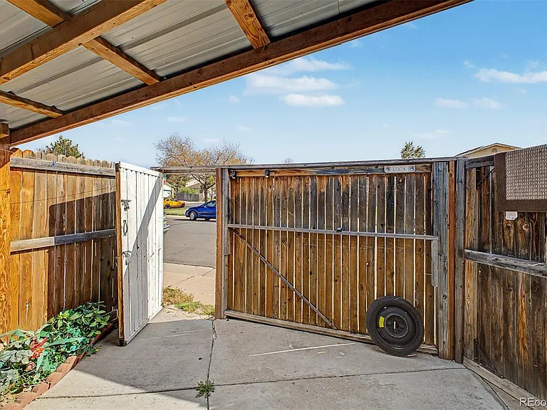2757 S Salida St — Photo 42