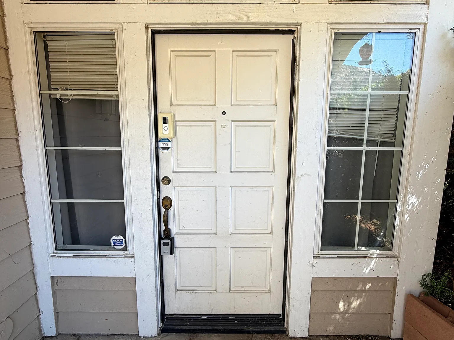 3 bed, 2.5 bath, 1707 sqft, $3,095 — Photo 3