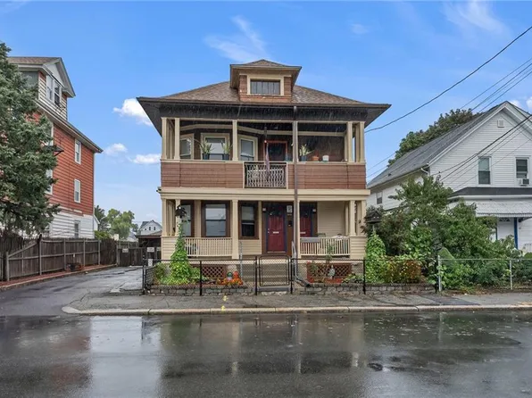 95 Thomas Ave, Pawtucket, RI 02860