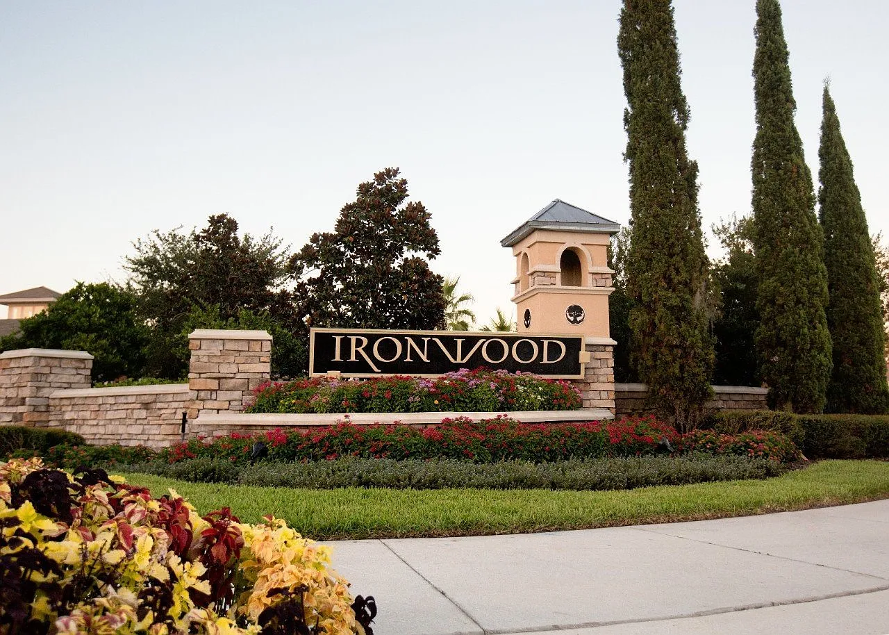 4225 Crownwood Dr — Photo 3