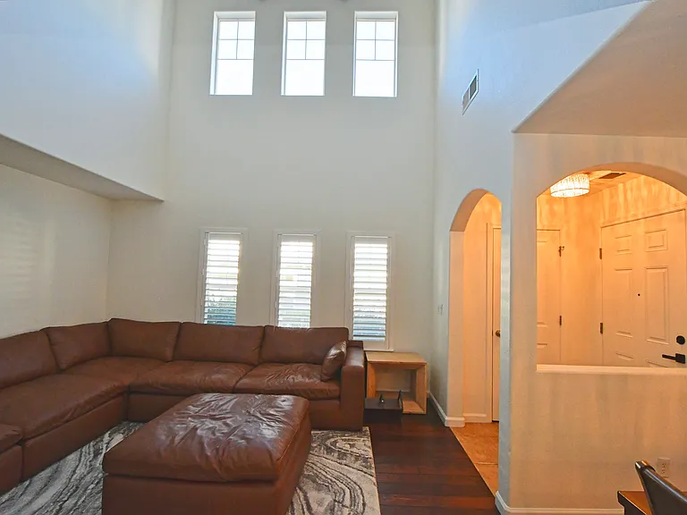 1616 Spicewood Cir — Photo 4