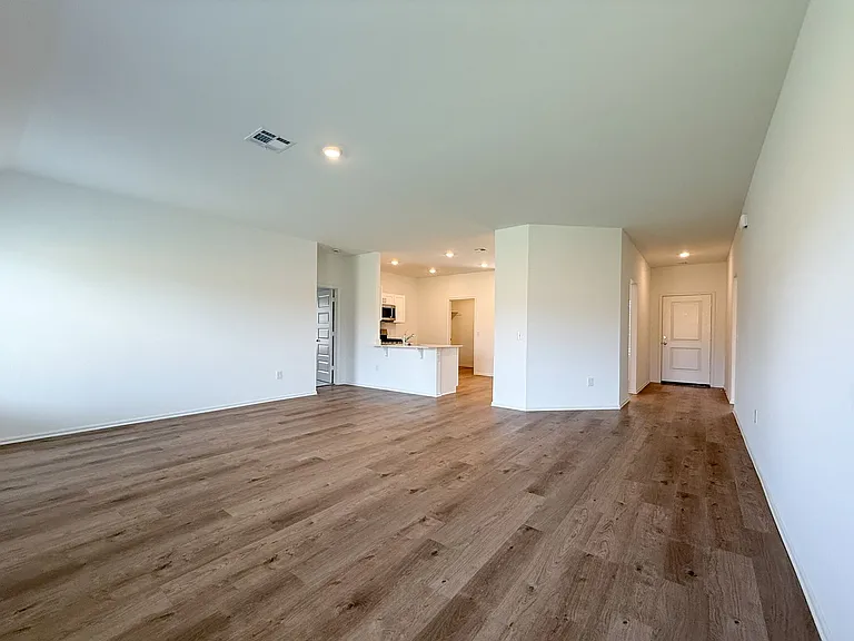 16301 Harvester Dr — Photo 12