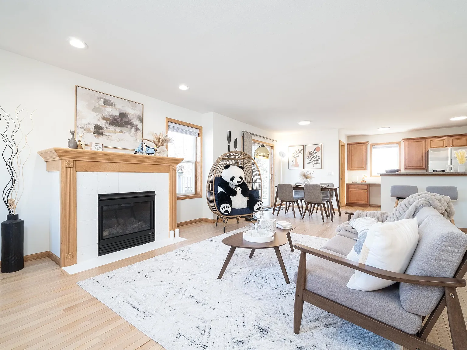 3 bed, 2.5 bath, 1815 sqft, $2,500 — Photo 4