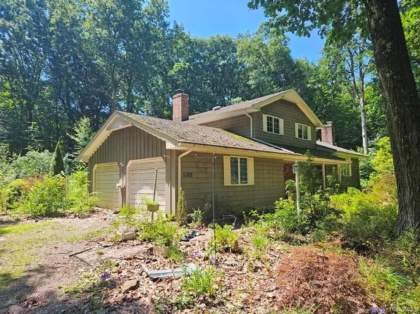7 Old Wood Road, Avon, CT 06001