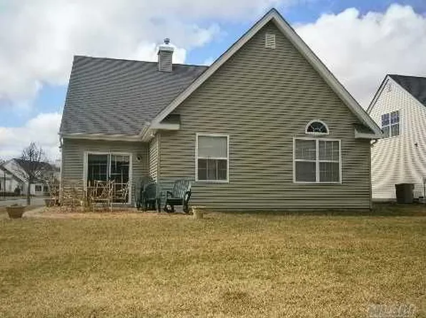 56 Golden Spruce Dr, Calverton, NY 11933