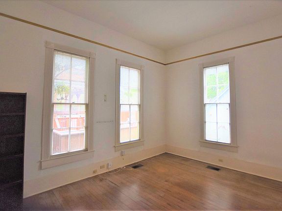 5th image of 303 Beauregard St