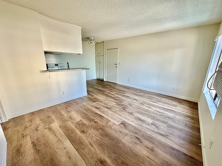 7423 N Lankershim Blvd #27 — Photo 4