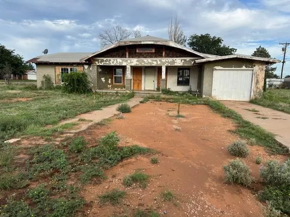 612 SE 7th St, Morton, TX 79346