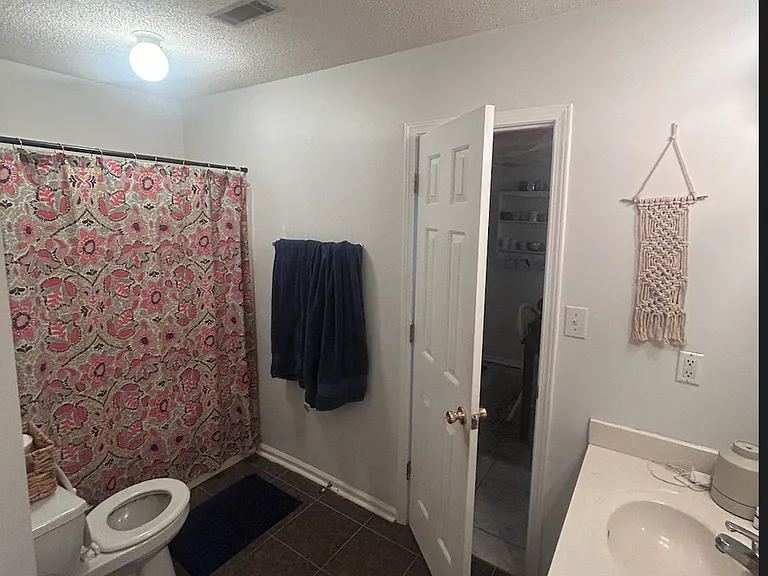 215 Hodgson Dr — Photo 7