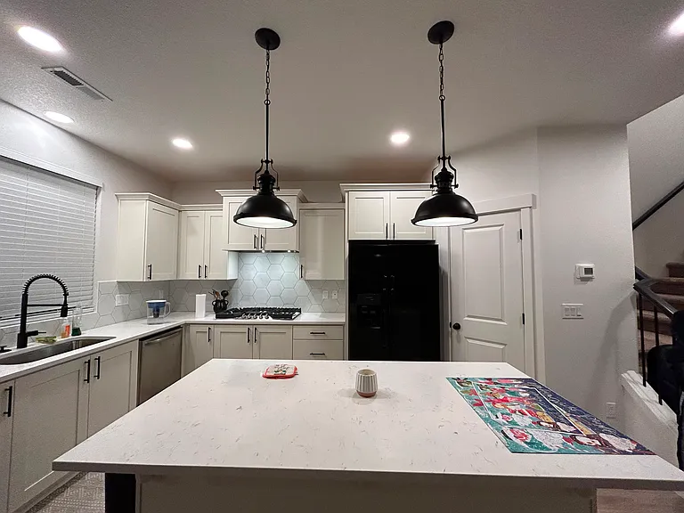 1662 S Quartz Dr — Photo 3