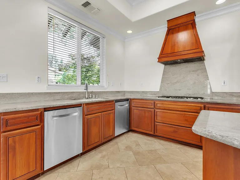 5237 Sunridge Dr — Photo 13