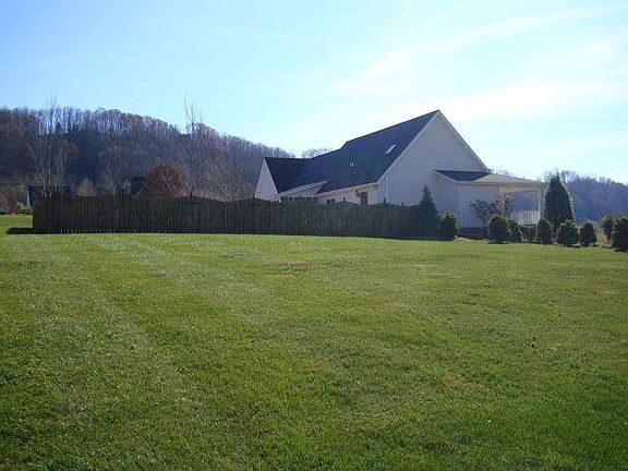 4th image of 19233 Trotters Ln