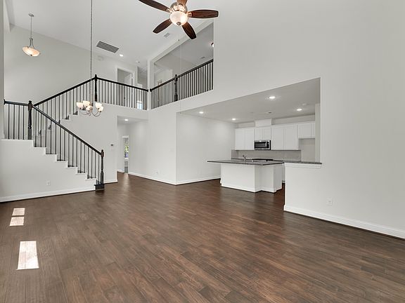 5th image of 310 Myrtle Beach Dr
