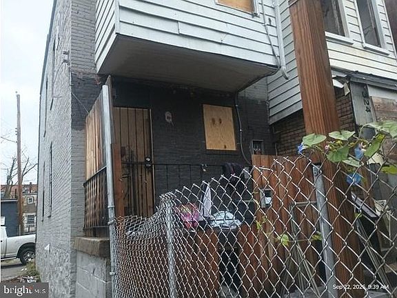 3rd image of 425 S Vincent St