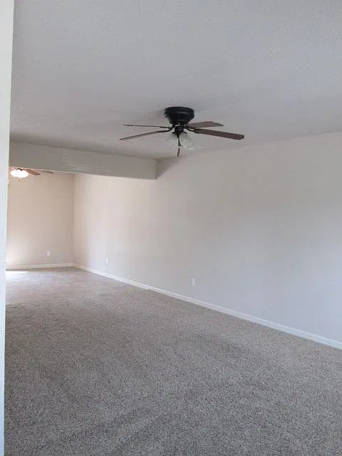 517 W Smith St — Photo 3
