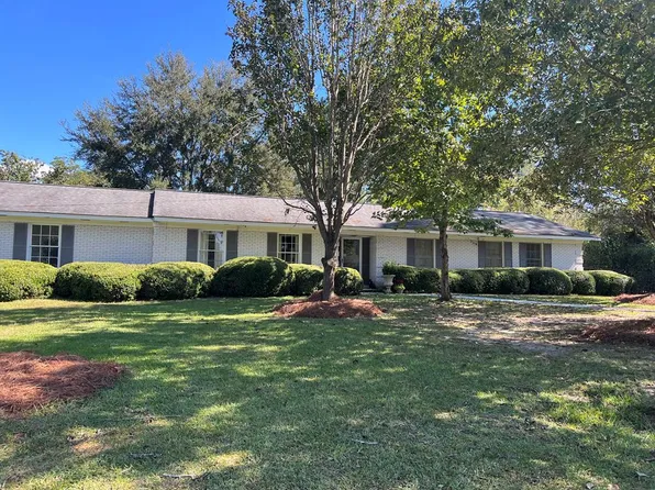 732 Forest Cir, Douglas, GA 31533