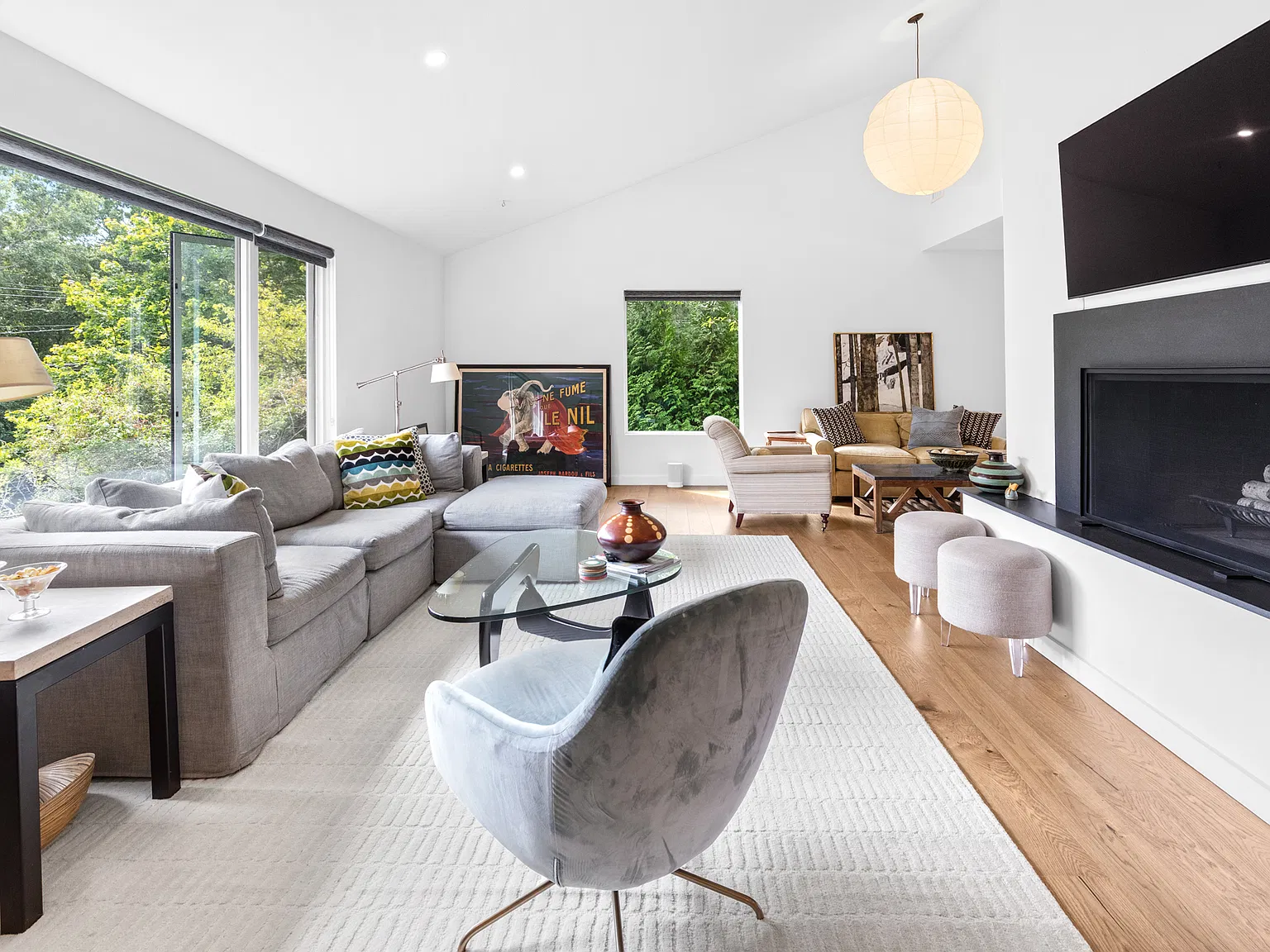East Hampton Village Fringe Available 2- 3 Weeks in August — Photo 3