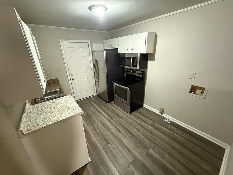 3015 Batavia St #2 — Photo 2