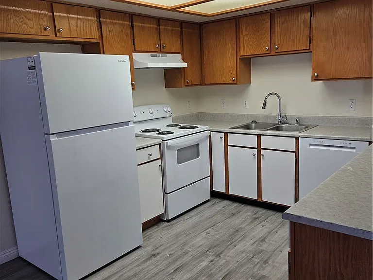 6553 McRae Ave #201 — Photo 14