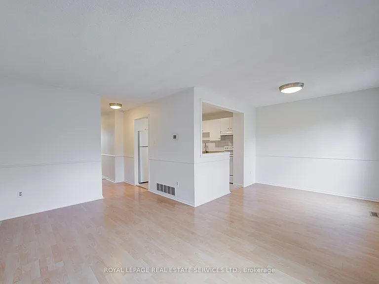 3500 Glen Erin Dr #4 — Photo 8