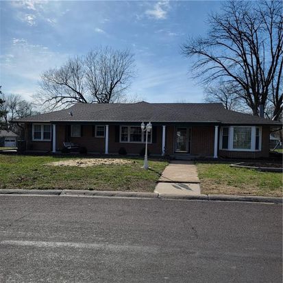 238 S State Fair Blvd, Sedalia, MO 65301