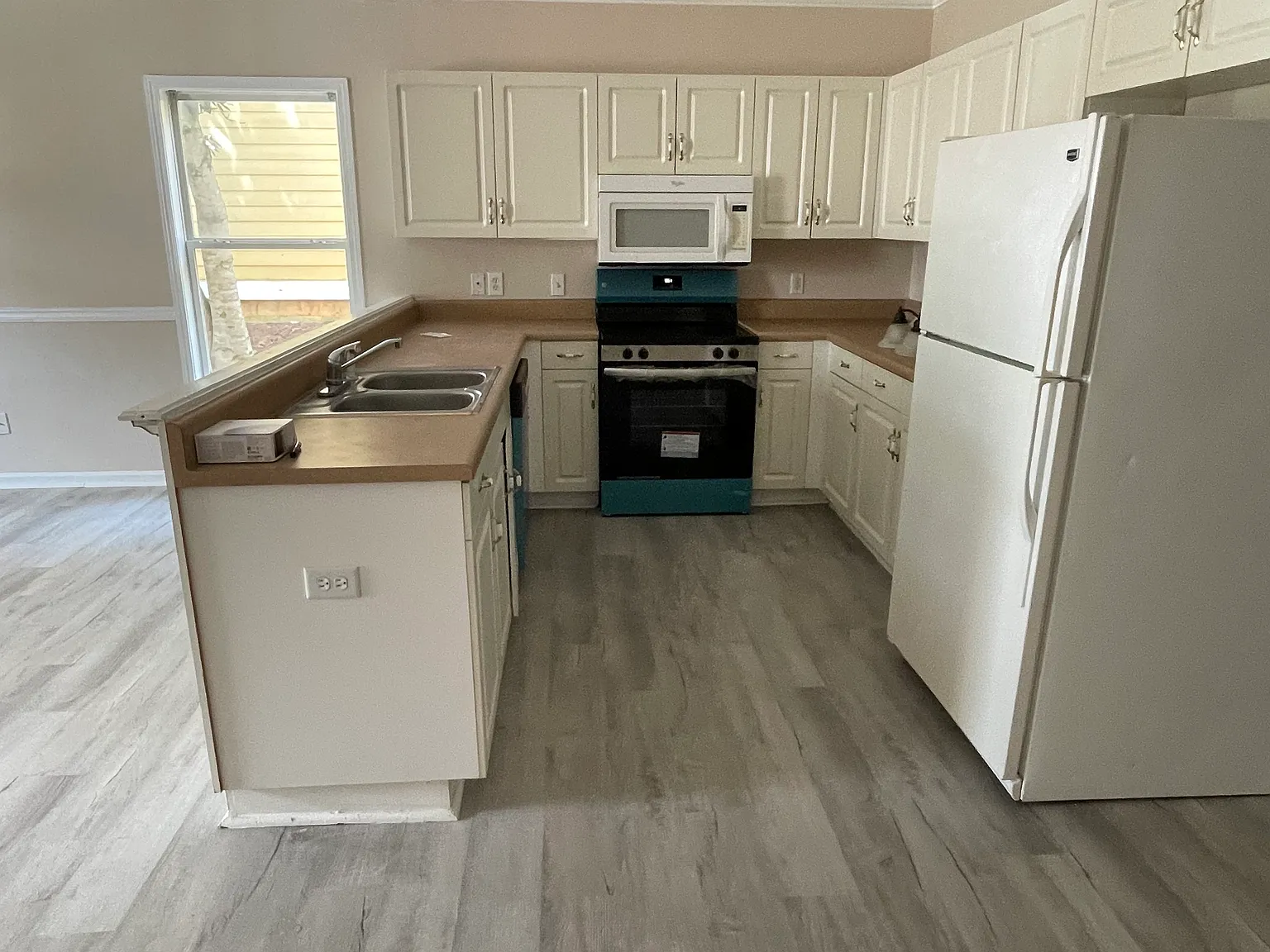 2 bed, 1100 sqft, $1,200 — Photo 2