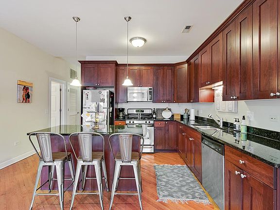 5th image of 1438 W Belmont Ave APT 2N