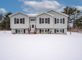 33 Heritage Dr, Sidney, ME 04330