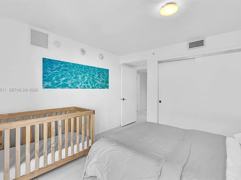 9901 E Bay Harbor Dr #802 — Photo 9
