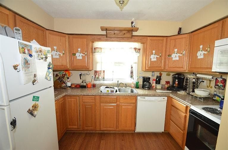 1st image of Whispering Hills Dr
