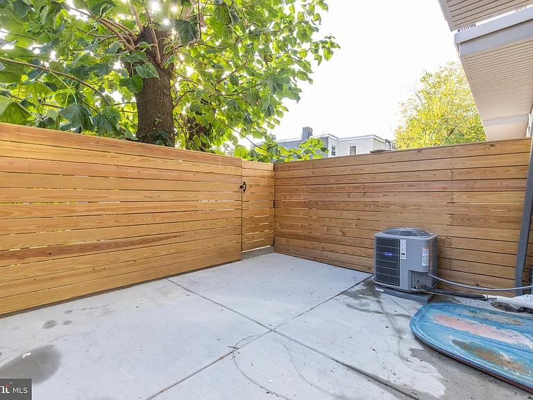 2412 W Master St #A — Photo 24