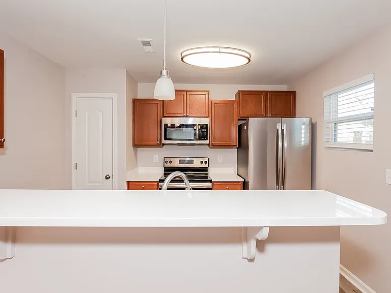 204 Ravenridge Ct — Photo 7