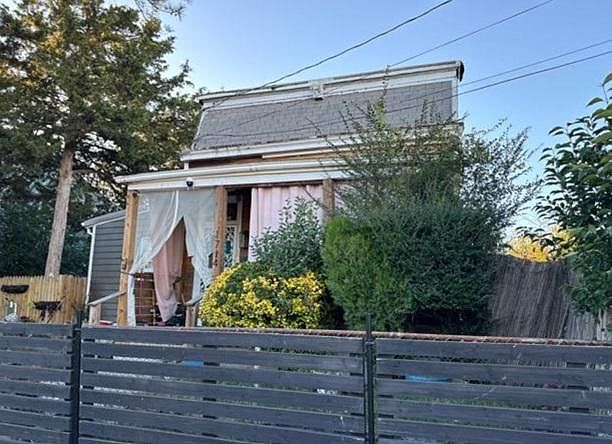 1st image of 1714 N 29th St