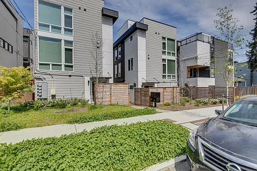 130 W Florentia St — Photo 1