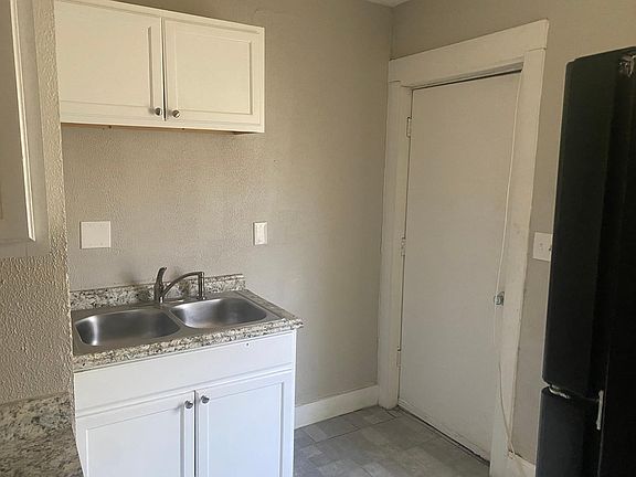 5th image of 2702 Peery Ave #3W